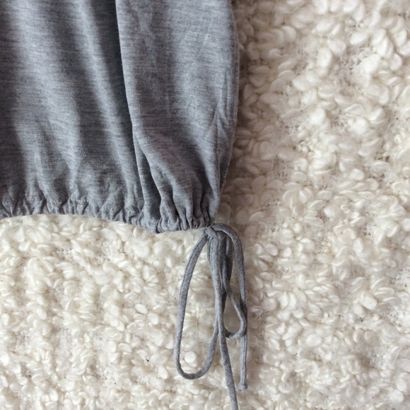 💥3 for $20💥 XXI top with lace and ruffle detail - Picture 5 of 6